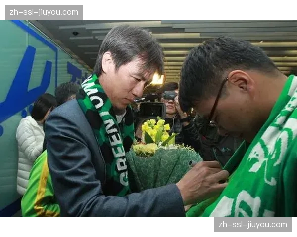 韩国队洪明甫再掌帅印引争议 球迷目光苛刻期待北美世界杯正名